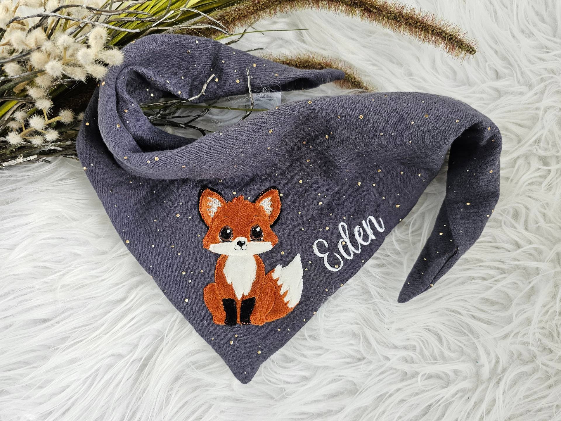 Handmade Halstuch Mit Kuscheligem Fuchs & Namen in Zwei Größen Verfügbar von ScaBaDesignArts