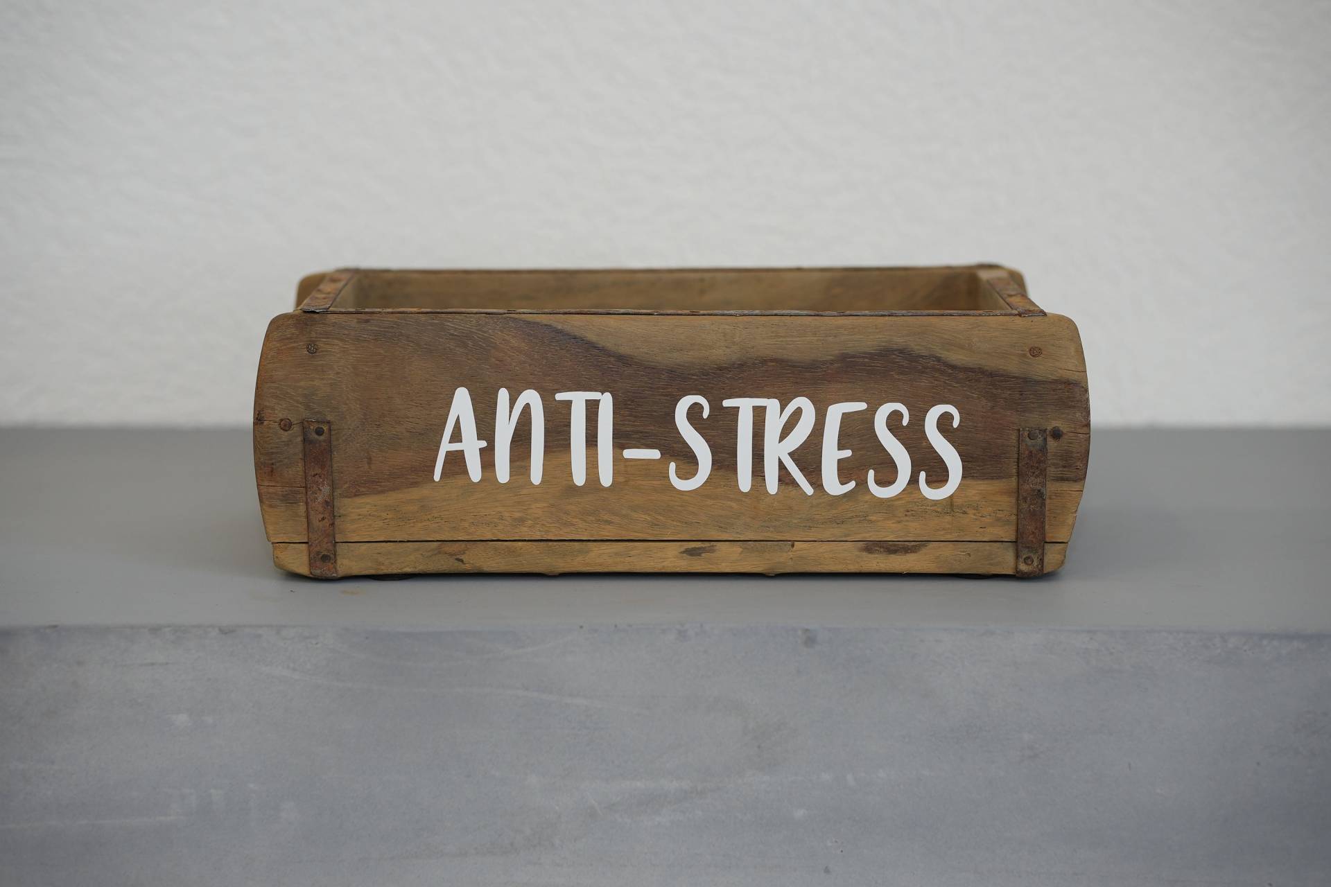 Geschenkbox "Anti-stress" | Diy Geschenke Holzkiste Ziegelform Deko Box Für Balkon Terrasse Garten Entspannungsbox von SchneiderGeschenke