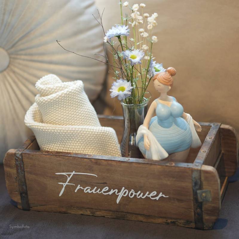 Geschenkbox "Frauenpower" | Zum Selbst Auffüllen Dekoration Für Wohnzimmer Garten Terrasse Schlafzimmer Diy Dankeschön Box von SchneiderGeschenke