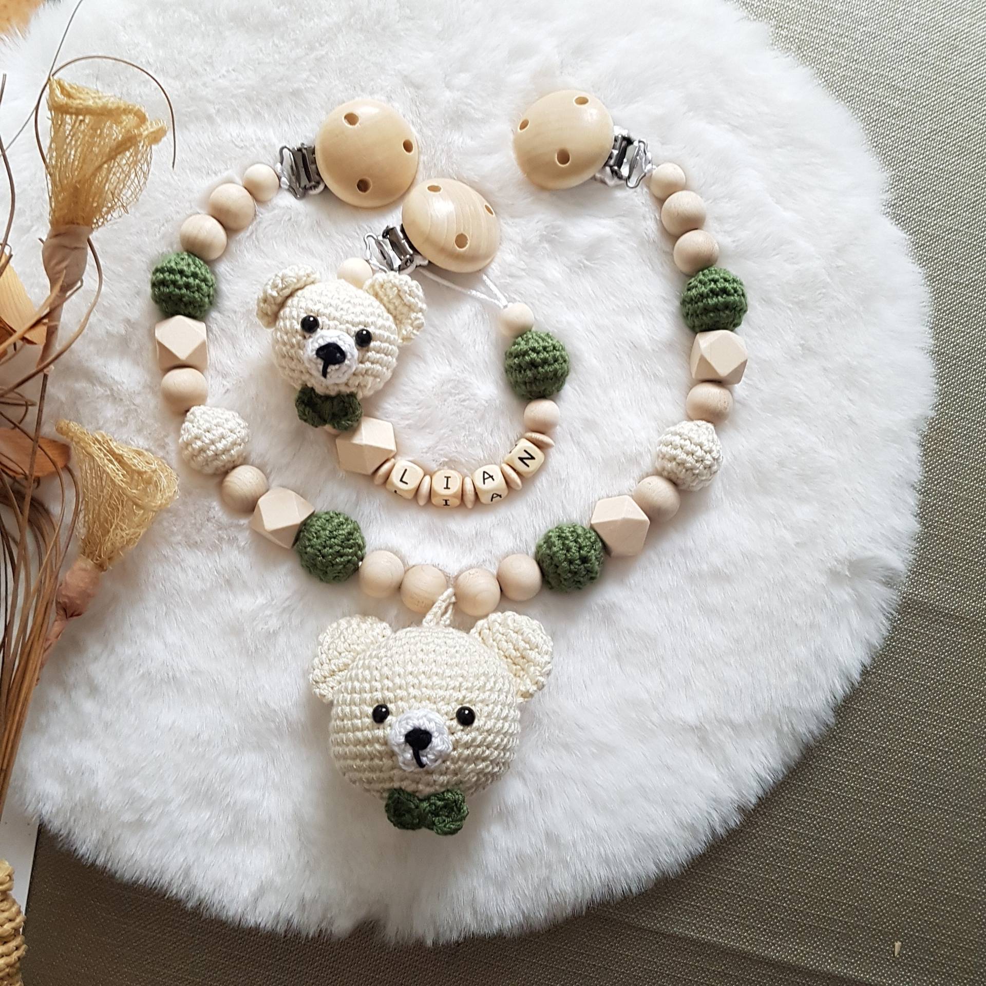 Babygeschenke Set, Schnullerkette Mit Namen, Kinderwagenkette Beige/Grün, Schnullerkette Bär, Babygeschenke Zur Geburt von SchnullerkettenHaSi