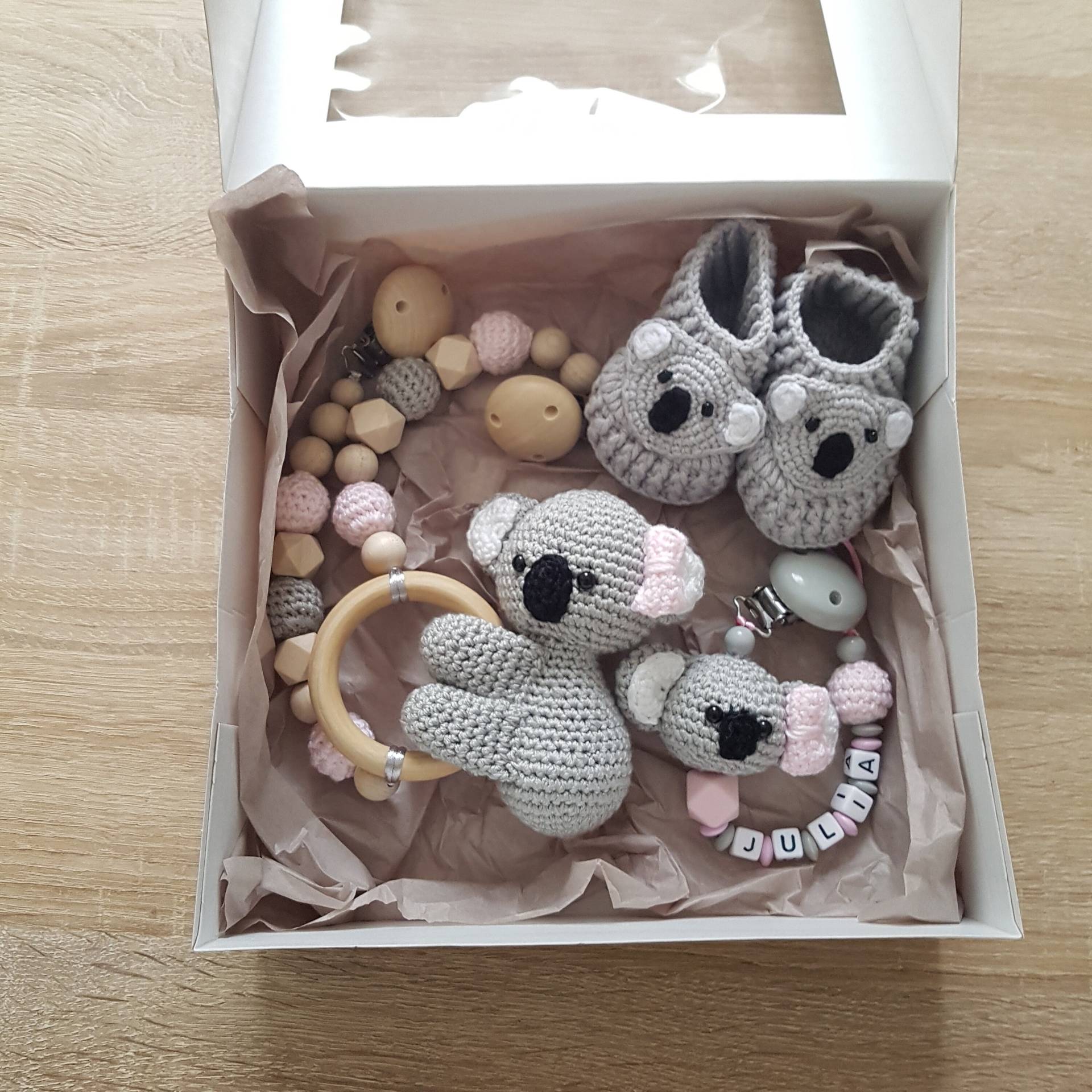 Geschenkbox Zur Geburt | Unisex Geschenk Newborn Set "Koalabär" von SchnullerkettenHaSi