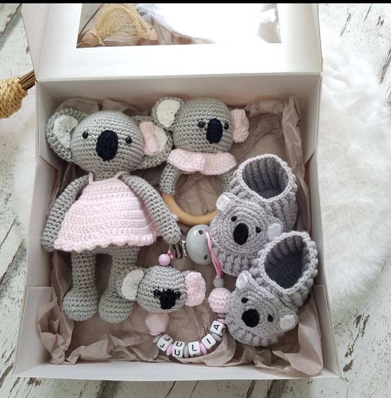 Personalisierte Geschenkset Für Geburt Koalabär , Schnullerkette Mit Namen, Greifring, Kuscheltier, Babyschuhe von SchnullerkettenHaSi