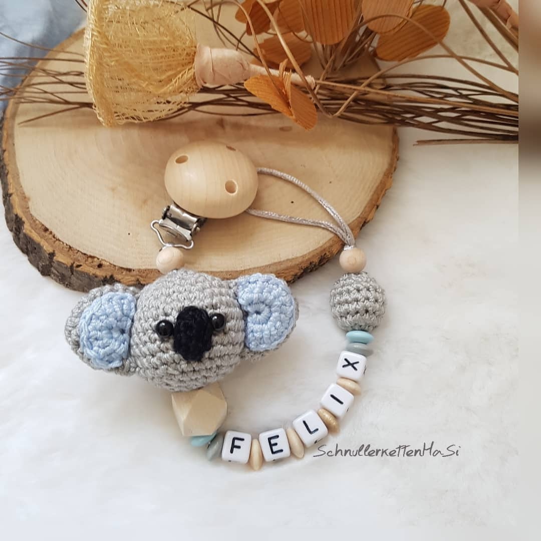 Schnullerkette Koalatier Mit Namen, Grau/Blau/Holz | Babyparty Geschenke von SchnullerkettenHaSi