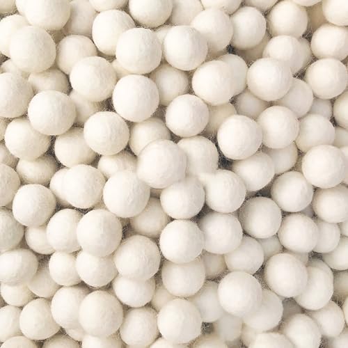 Filzwollbälle, Naturweiß, handgefertigt, Filzbälle, Filz-Pompons, Großpackung, kleine Quaste für Heimfilzen und Girlanden, Basteln, Ornamente (1 cm, 50 Stück) von Senda