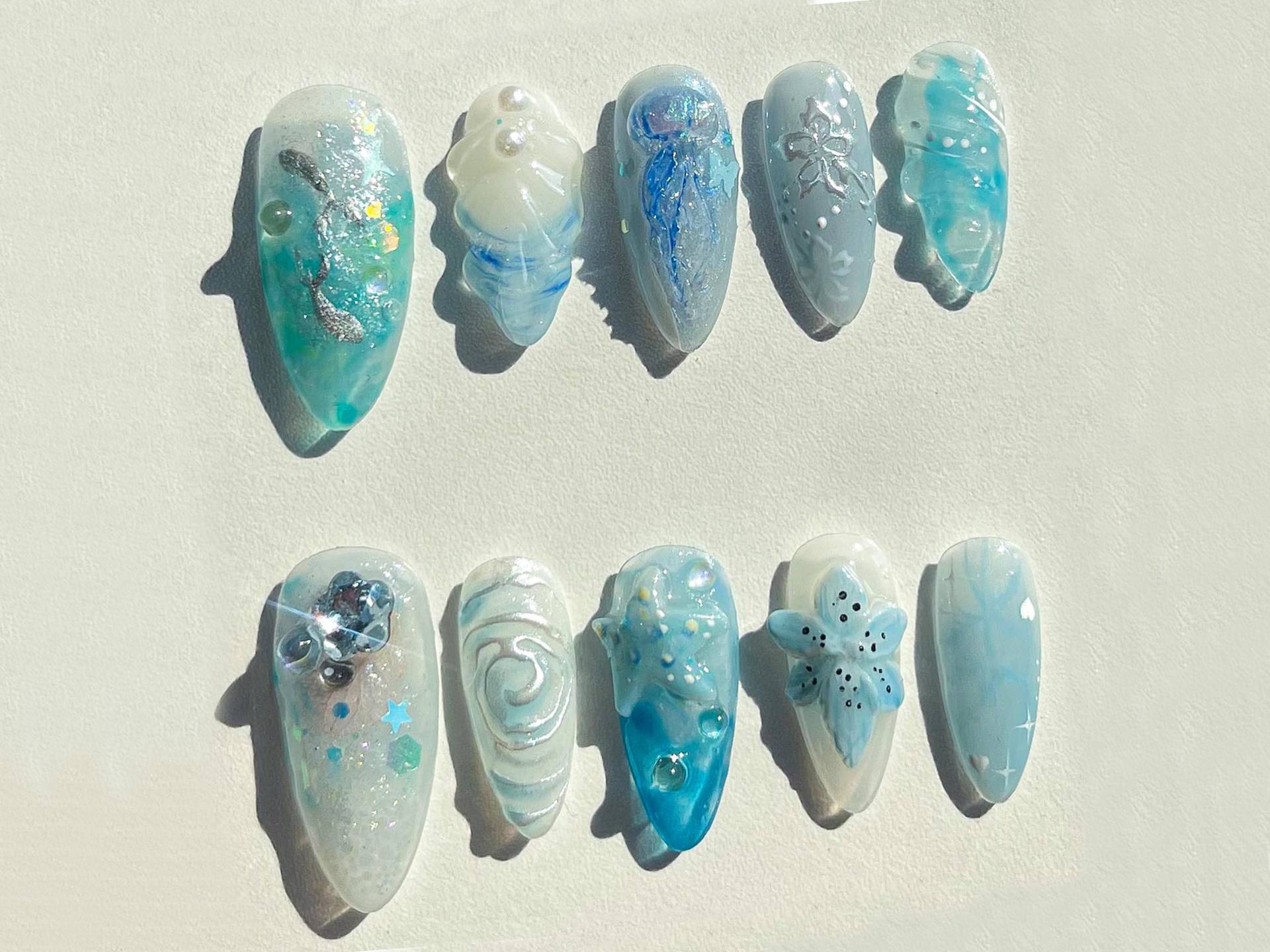 Blau Ozean-Thema Drücken Sie Auf Die Nägel | Sommer Style Funkelnde Qualle, Meerjungfrau Fake 3D Gel Nagel Set Mandel Jc304A von SevenNailArt