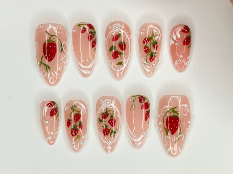 Rosa Erdbeer Garten Nägel | Heben Sie Sich Hervor Mit 3D Gel Nail Set Blumen - Und Erdbeermuster Verträumter Zum Greifen Nah Jc271S von SevenNailArt