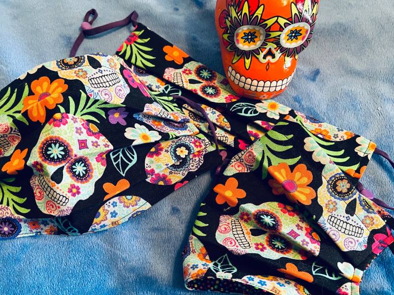 Bunte Sugar Skull Maske Für Erwachsene von SewMuchLovebyShannon