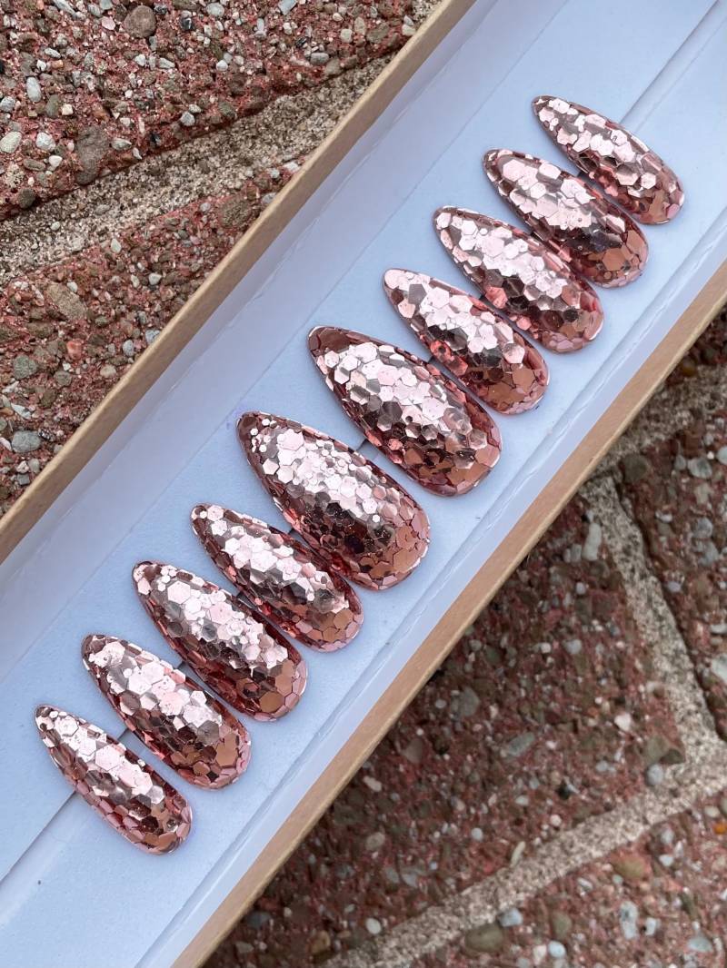 Rose Gold Glitter Press On Nails von ShadyClawsbyDevon