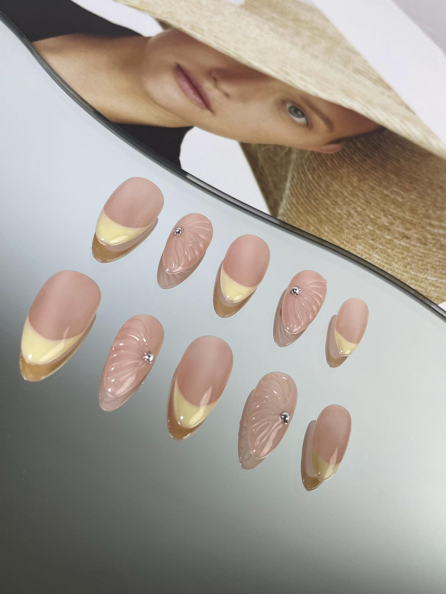 Handmade Reusable Press On Nails - Clear Base With Yellow Edge & 3D Wave Design | Trendy & Unique von Sharksnailbyyu