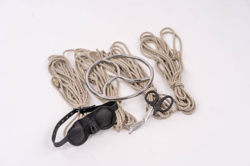 Seilset 4 Hanfseile Natur 6mm 8 Meter Länge Mit Shibari Ring Und Sicherheitsschere von ShibariBondage