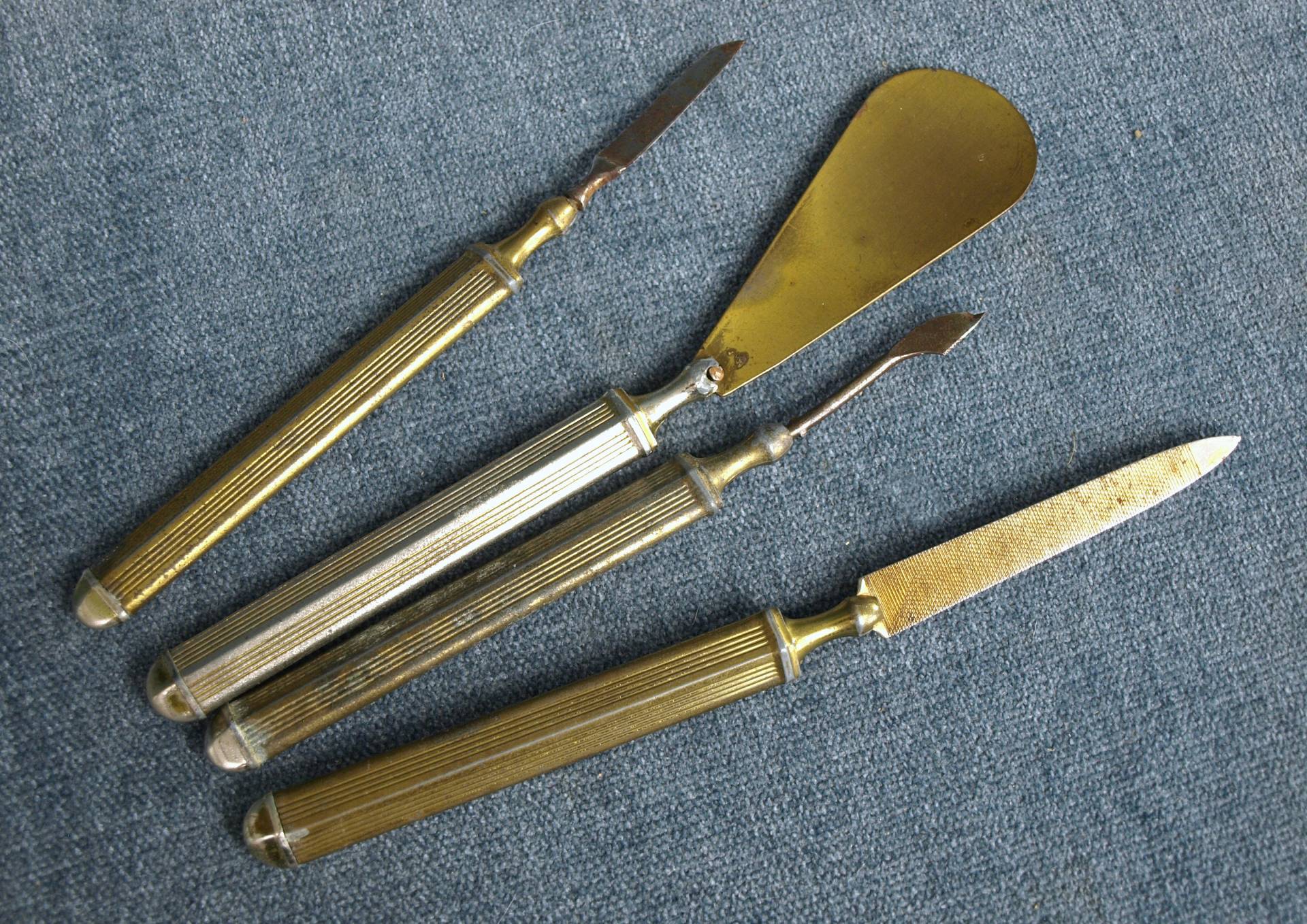 Vintage Silber Überzogener Schuhanzieher Und Fußpflege-Set Horn/Feile/Skalpell/Nagelhaut von SilverliningByTravis