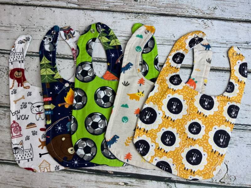 Baby Lätzchen Für Jungen/Fußball Tier Shower Geschenk von SimplyUCreation