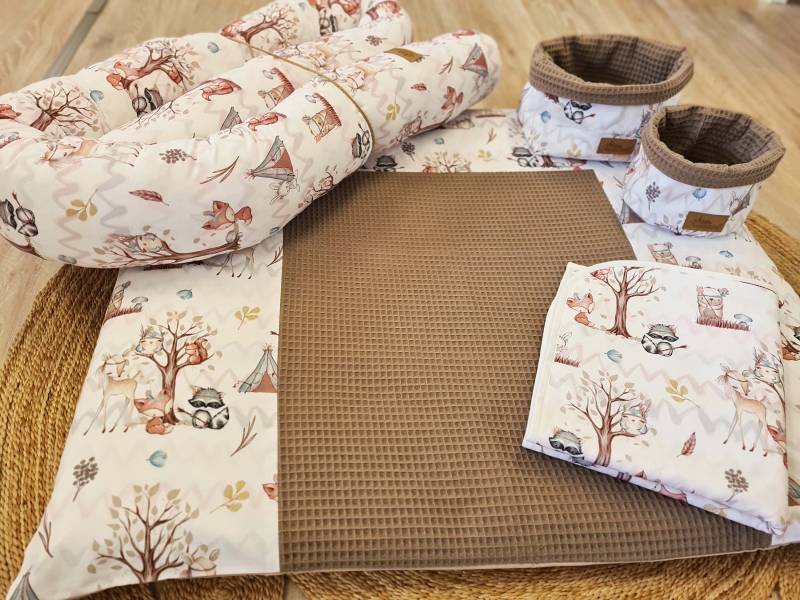 xl - Babyzimmer Set Wickelauflage Utensilo Waldtiere Braun Waffel Dark Taupe von SissisTraumland