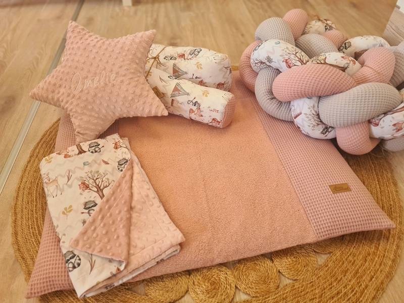 xxl - Babyzimmer Set Wickelauflage Babydecke Waldtiere Braun Waffel Dusty Rose von SissisTraumland