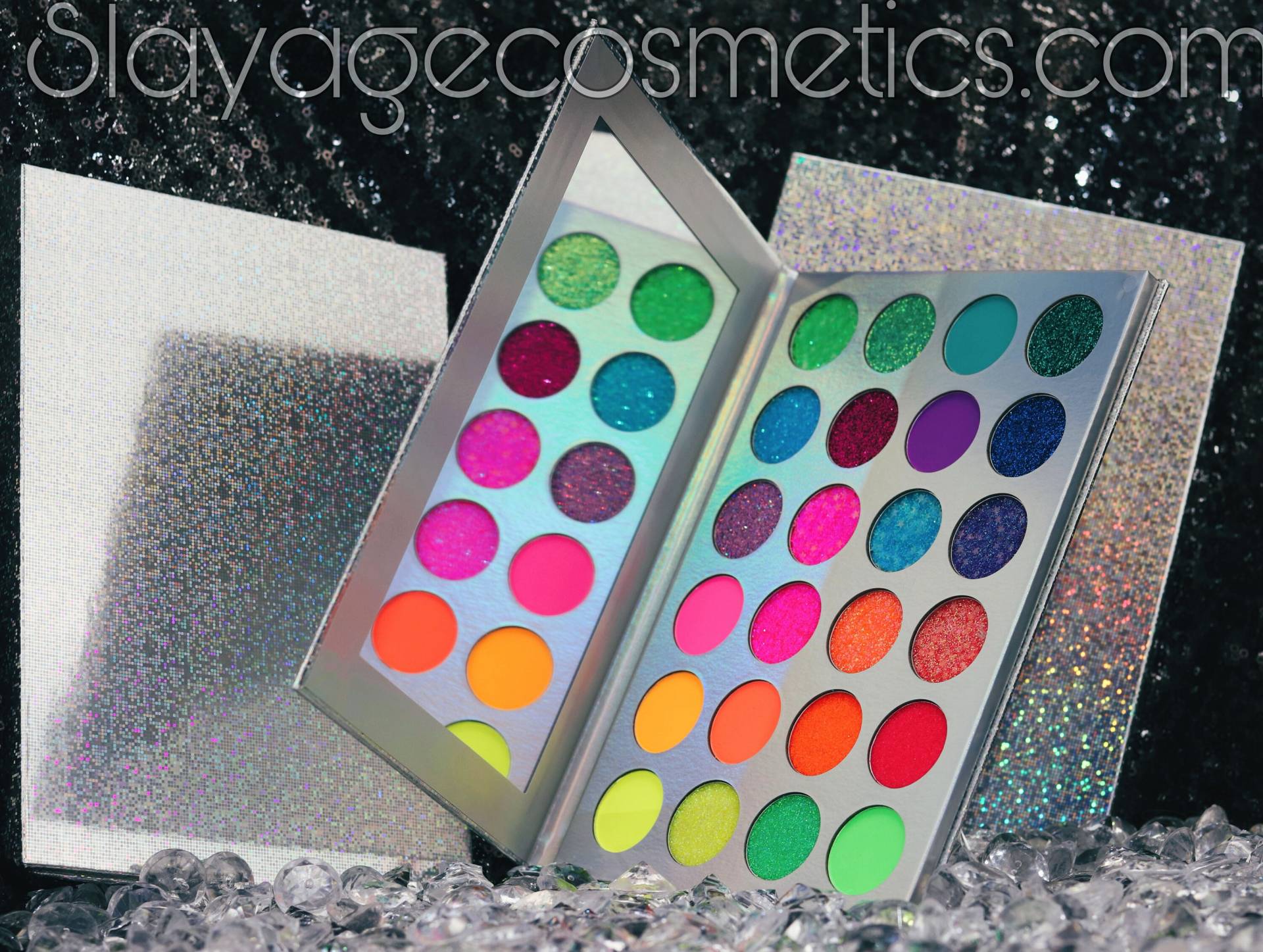 Glow in Dark Eyeshadow Palette Von Slayagecosmetics von SlayageByAnais