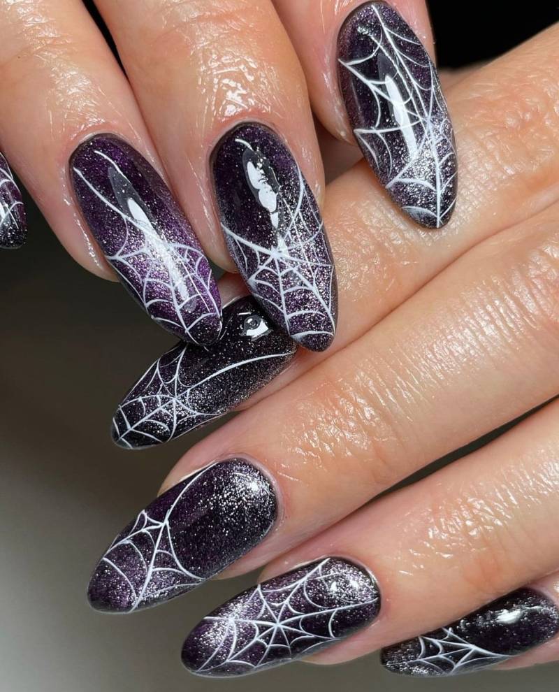 Halloween Spinnennetz Auf Nägel Drücken, Farbverschiebung Katzenaugennägel von SpellboundxNails