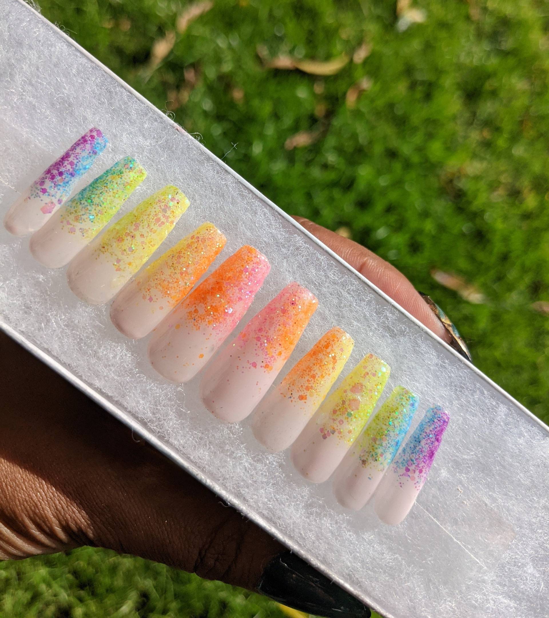 Kaleidoskop - Regenbogen Glitzer Ombre False Press-On Nagelverlängerungen 10 Stück von SpicyBiteNails