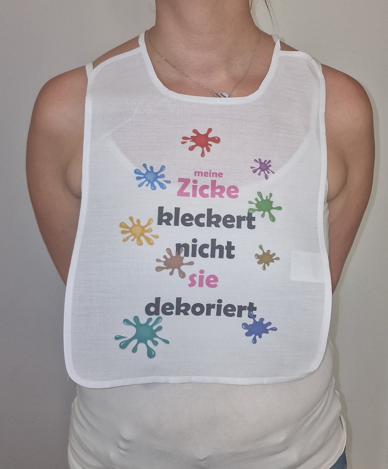 Meine Zicke Kleckert Nicht Sie Dekoriert Scherz-Latz Erwachsene Senioren Schlabberlatz Lätzchen Barterl Hangerl Pichel Schlabberlätzchen von Spruchdruck