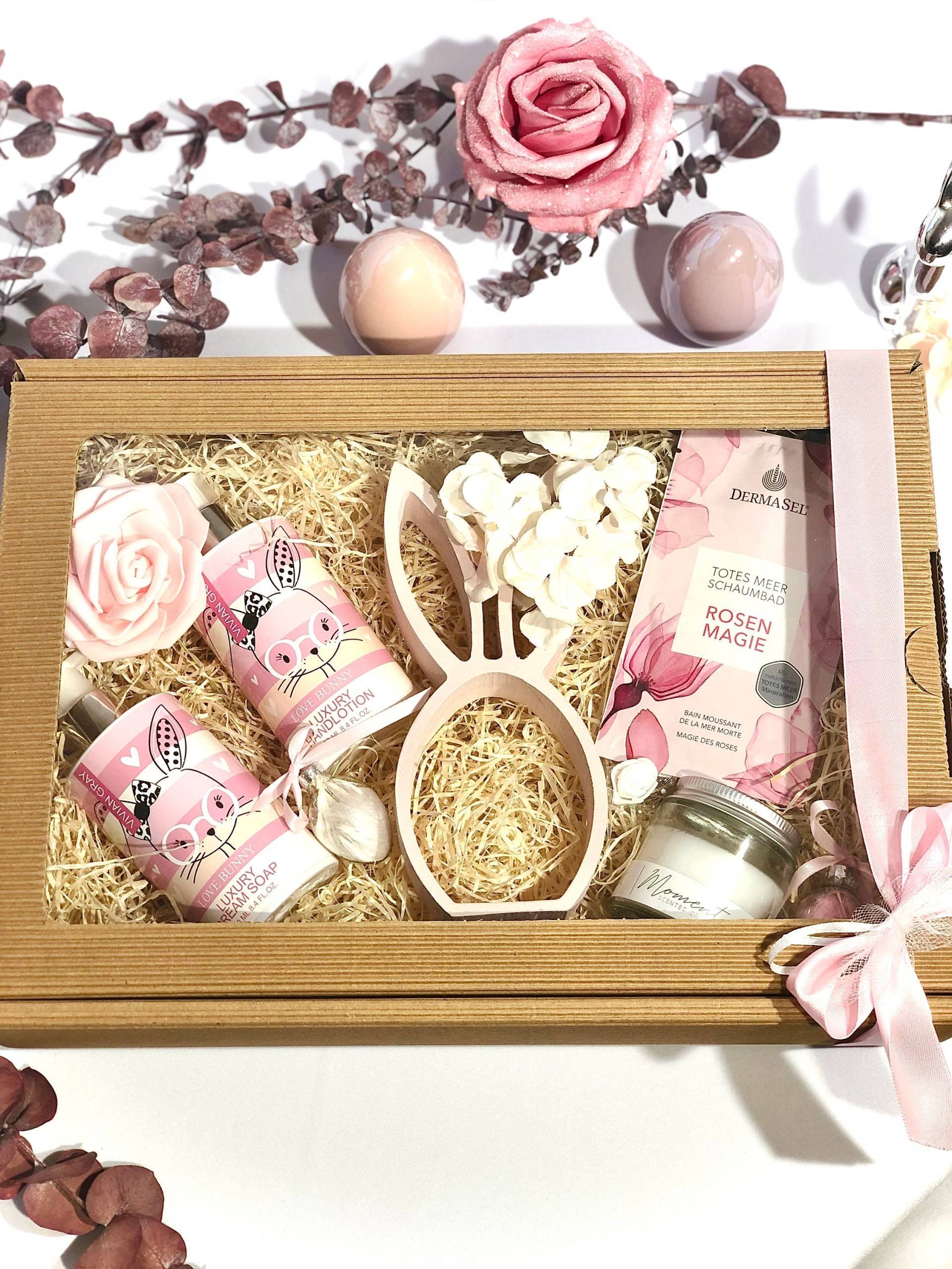 Oster-Set "'bunny'', Rosa Hase in Silhouetten-Form, Handwaschseife & Handcreme | Vivian Gray, Badeschaum, Duftkerze Im Schraubglas von StacyGeschenke