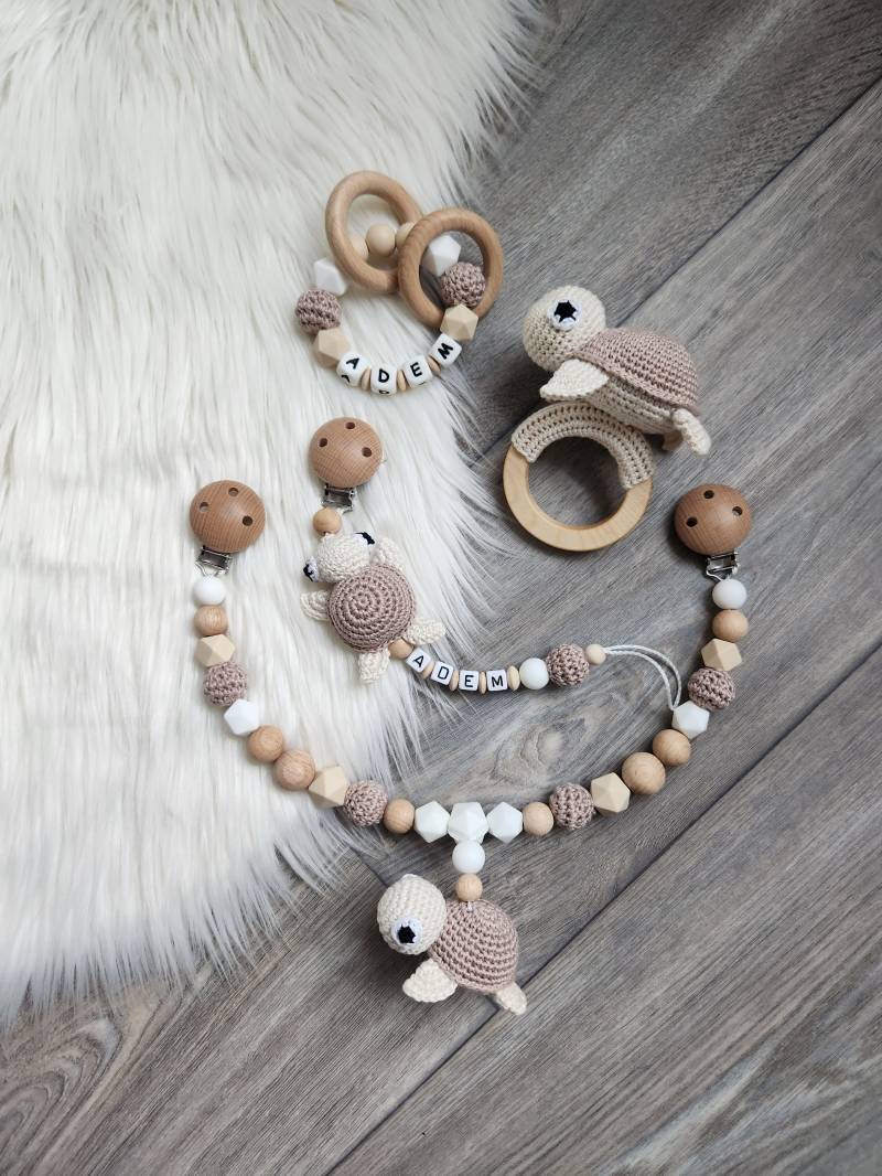 Schnullerkette Kinderwagenkette Set Personalisierbar Name Babyparty Taufe Geschenk Zur Geburt Schildkröte von StaysisShnullerkette