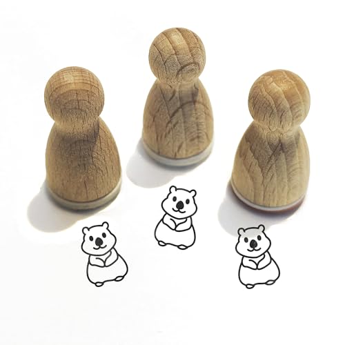 Stemplino® Ministempel® - Motiv: Wilbert Wombat F038-12mm Durchmesser - Holzstempel Kinder Stempel Bullet Journal Stempel mit Hunde Motiv Hunde Stempel von Stemplino