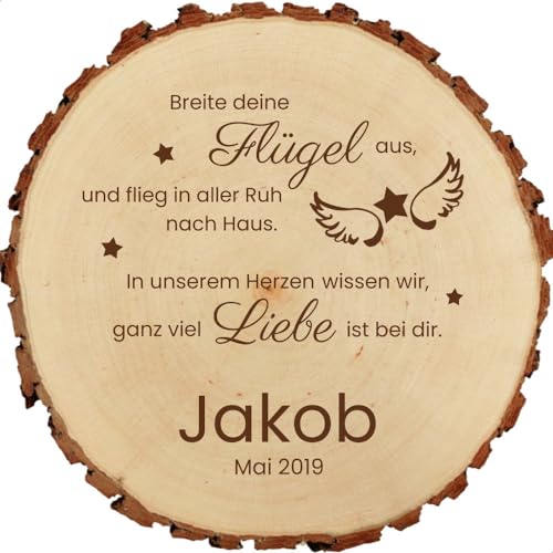 Baumscheibe 18cm mit Gravur (Namen, Datum) personalisierte Holz-Gedenktafel, Sternenkinder Grabschmuck, Trauer, Andenken an verstorbene Kinder, Grab-Dekoration, Engels-Flügel Sternen MotivTR3 von Sterngraf