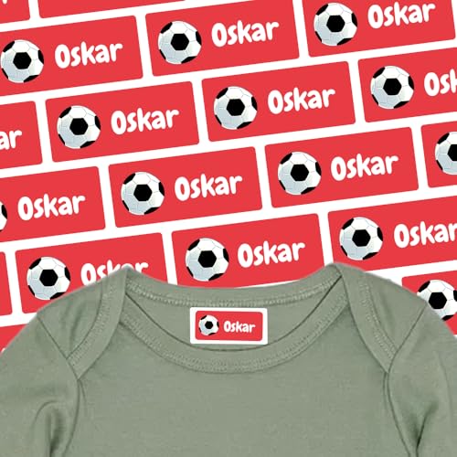 Etiketten mit Fußball-Motiv für Shirts & Co (35 Sticker) – Namensetiketten für deinen Rucksack oder Textilien – Geeignet für die Waschmaschine, Spülmaschine, Geschirrspüler – 30 x 13 mm von Stickeria