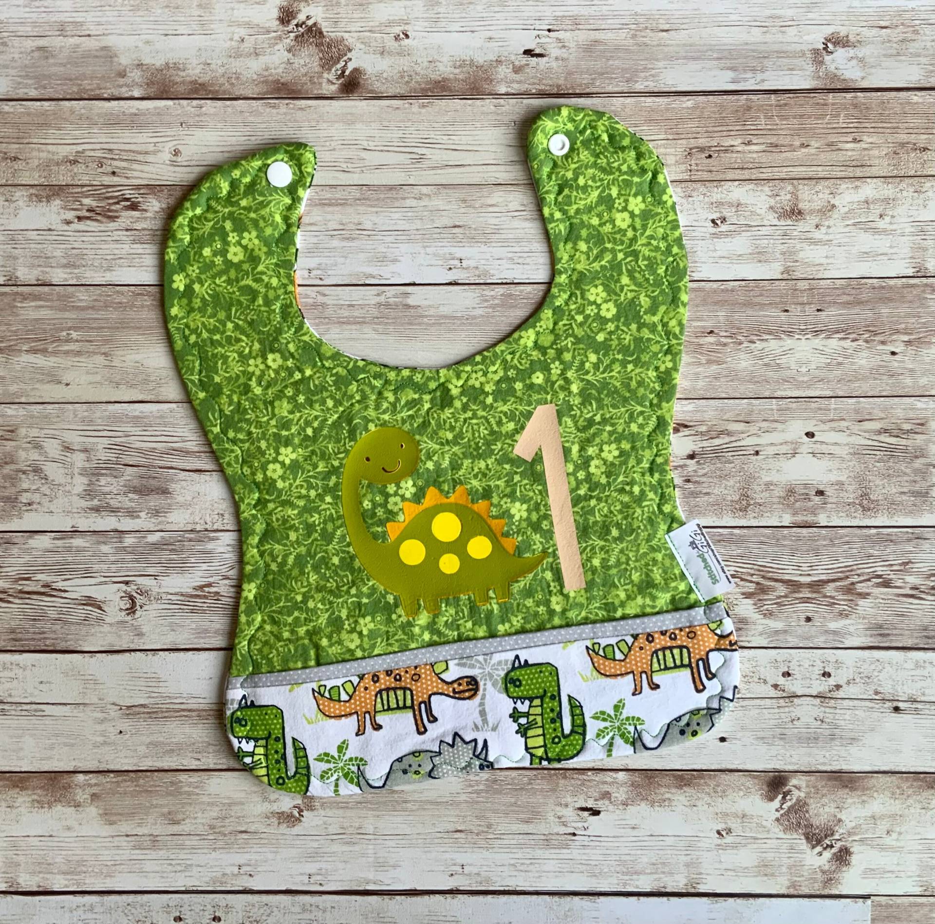 Handgemachtes Dinosaurier Lätzchen, 1 Geburtstag, Jahr Party von Stitchedbygigi