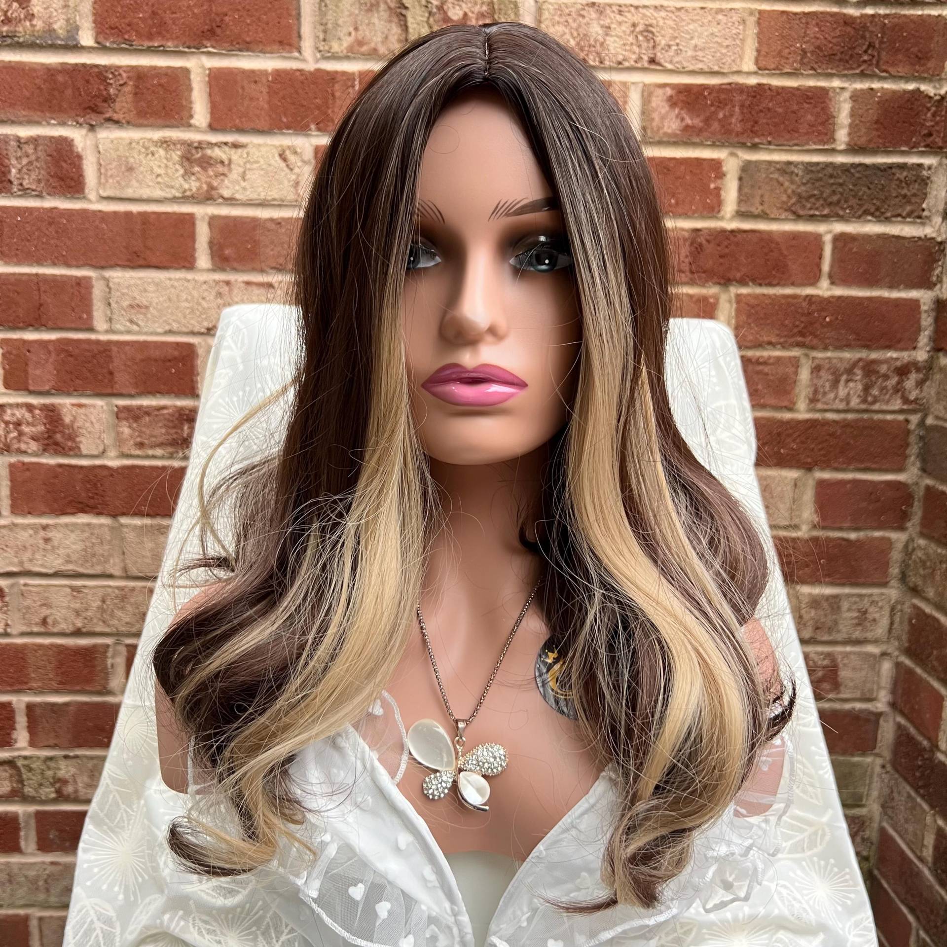 Lange Braun Mit Highlights Blonde Natural Wave Ombré Perücke Für Frau/Hitzebeständige Look Hair Fashion Tägliche Kleidung von SugarFashionDesign