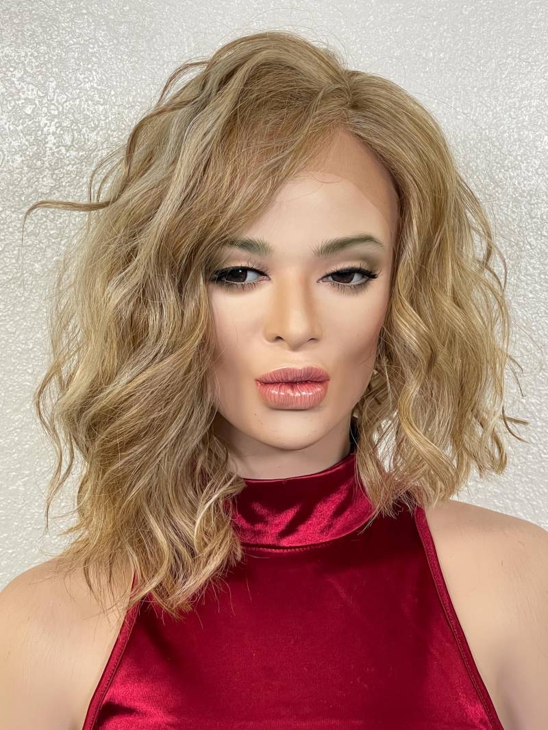 Blonde Light Sandy Brown Highlights Gewellte 10 "Kurze Bob Lace Front Perücke von SunnyWigs