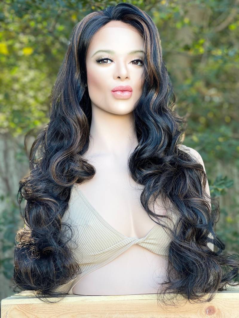 Lange Schwarze Gewellte Haare Braunen Highlights Überlagert Lace Front Perücke von SunnyWigs