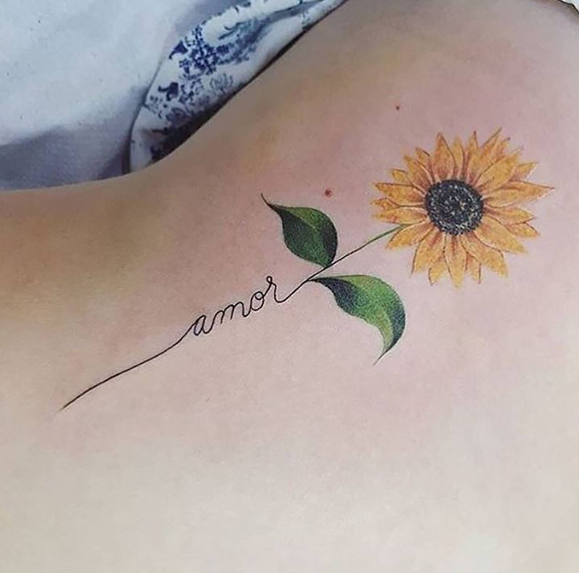 Amor Sonnenblume Tattoo - Personalisierte Temporäre Blume Wasserdicht Entfernbares Mit Namen Und Blumen Design von SvenHStore