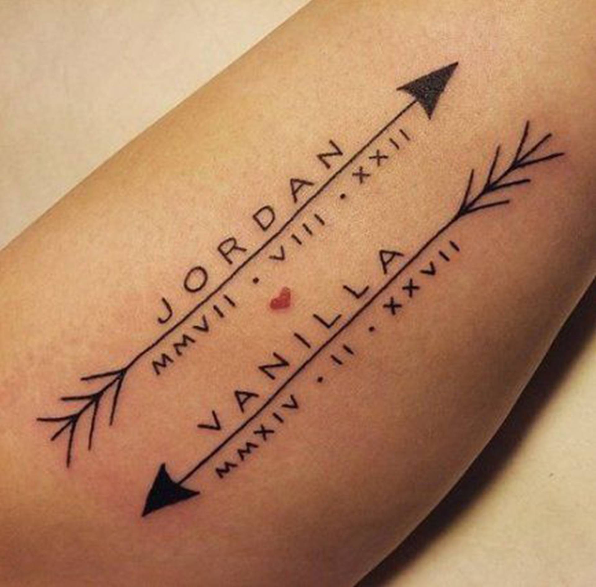 Pfeil Kleines Herz Paar Temporäres Tattoo - Benutzerdefinierte Mutter Kind Name Fake Geschenk Für Familie Bestie Bf Gf Bff Sohn Tochter von SvenHStore