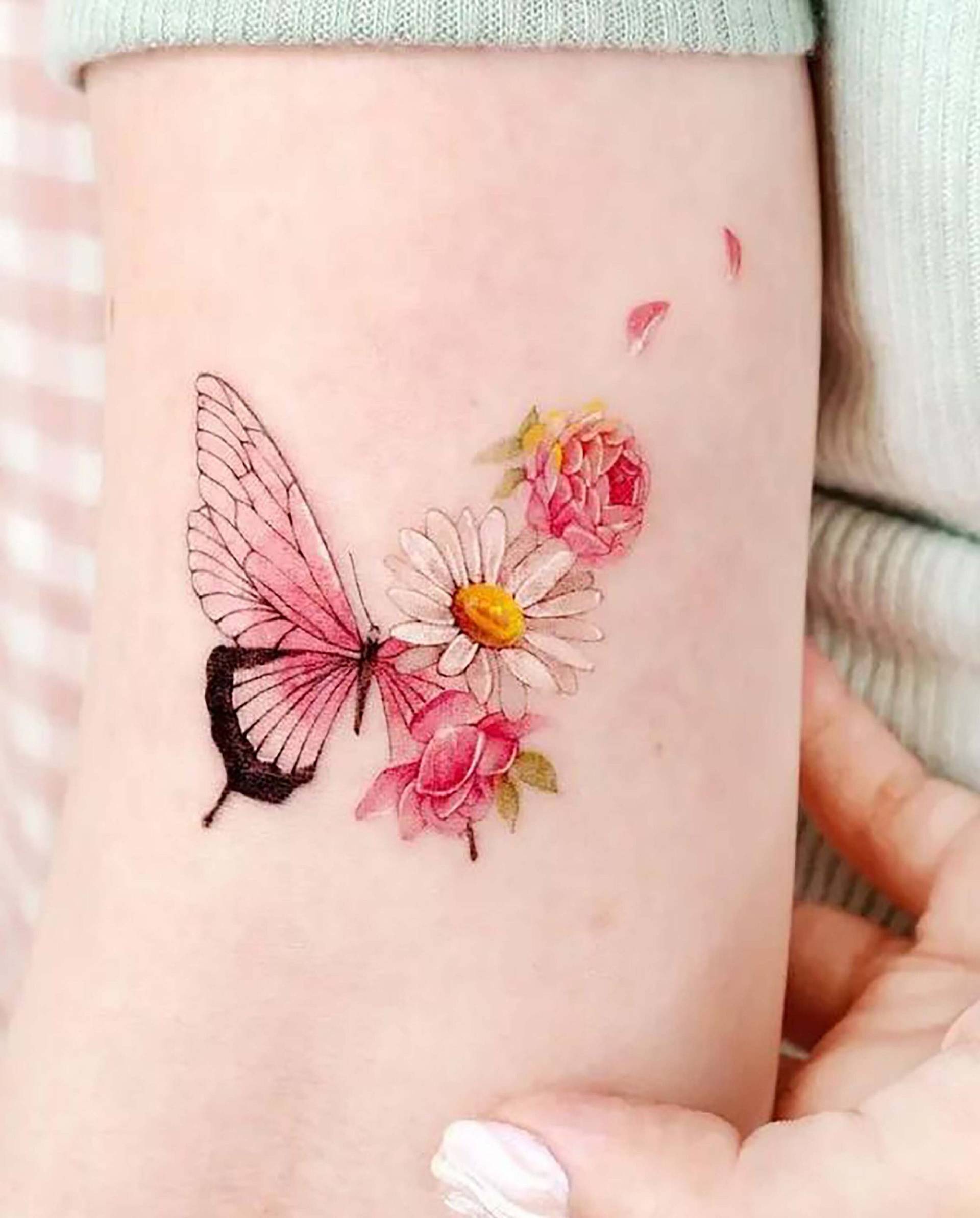 Schmetterling Und Blumen Temporäres Tattoo, Floral Fake Bunte Schmetterlinge Girly Entfernbares Tattoo Für Frau von SvenHStore