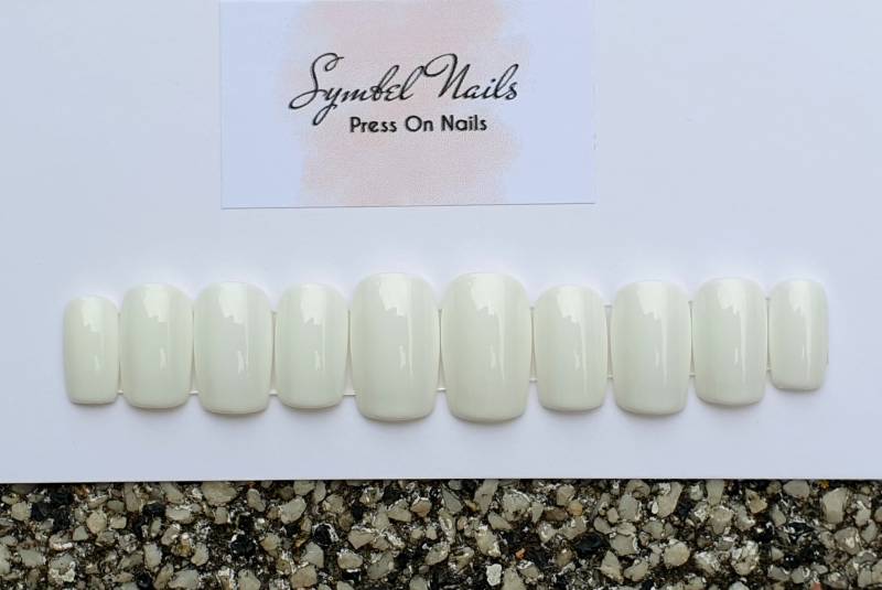 Basic Weiß Press On Nails von SymbelNails