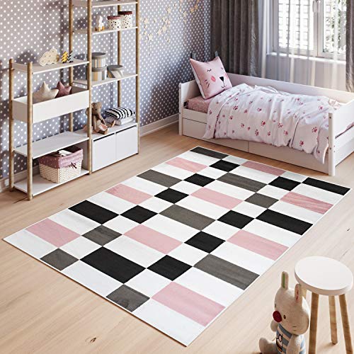 TAPISO Pinky Teppich Kurzflor Kinderteppich Kinderzimmer Rosa Weiß Schwarz Modern Geometrisch Karo Viereck Spielteppich ÖKOTEX 120 x 170 cm von TAPISO