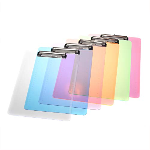 6er Klemmbrett A4 mit gummierter Metalklemme, Schreibbrett DIN A4 mit Aufhängeose, Pad Halter Clipboard - Transparent Kunststoff - Schreibblock Set mit 6 Farben - TKD8000 von TUKA-i-AKUT