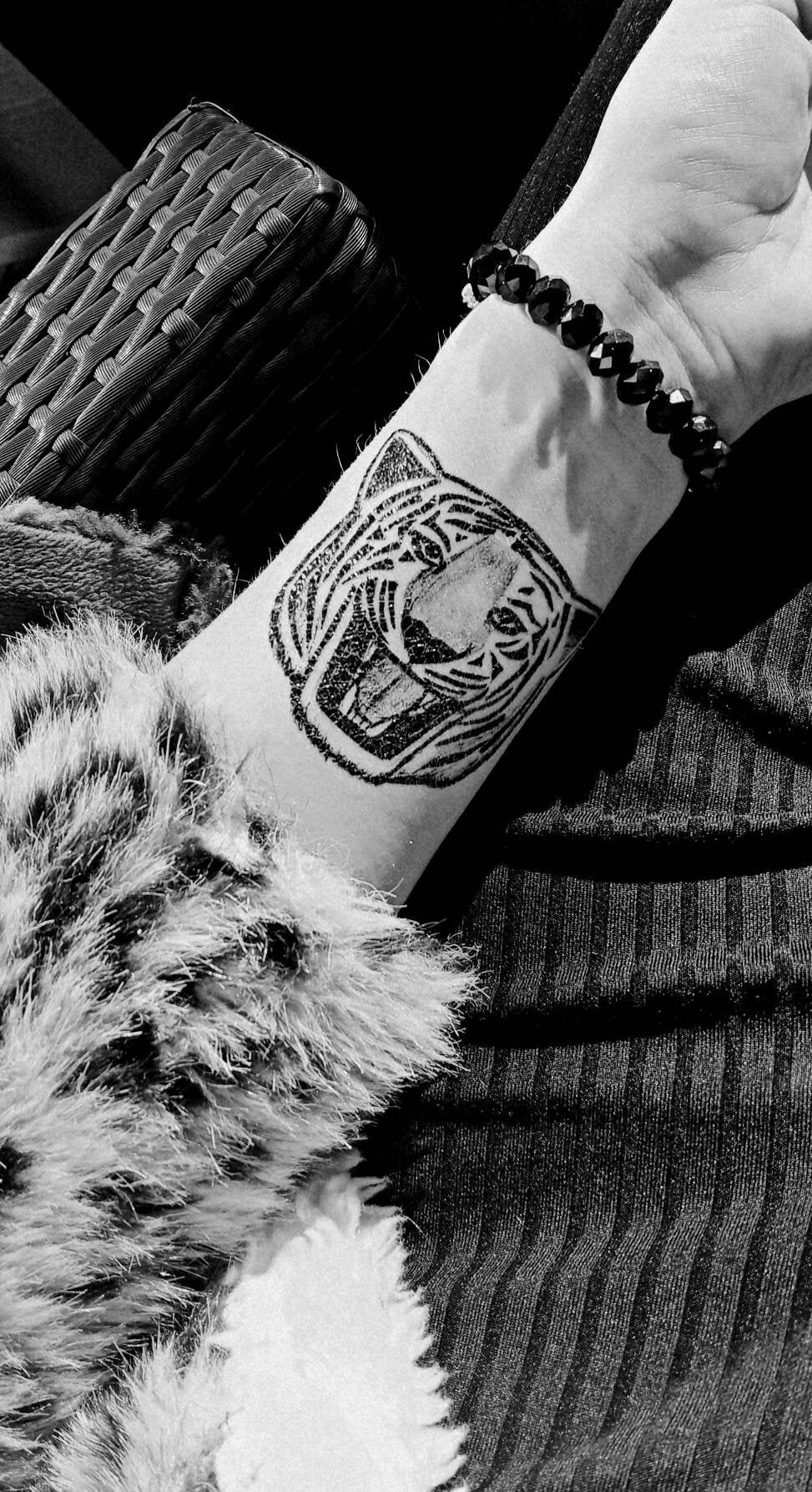 Tiger Temporäres Tattoo - 2Er Set Handgezeichnete Einzigartige Designs Aus Der Eu von TakeThisTattoo