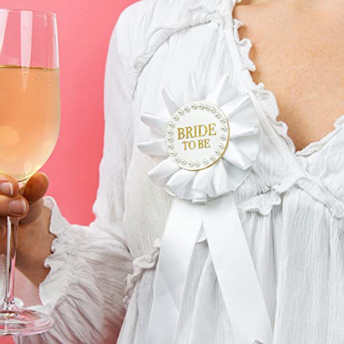 Talking Tables Abzeichen Bride to be für Junggesellinnenabschied, Accessoires, Verlobung, Brautparty | Elegante weiße Perlen-Rosette für Frauen von Talking Tables