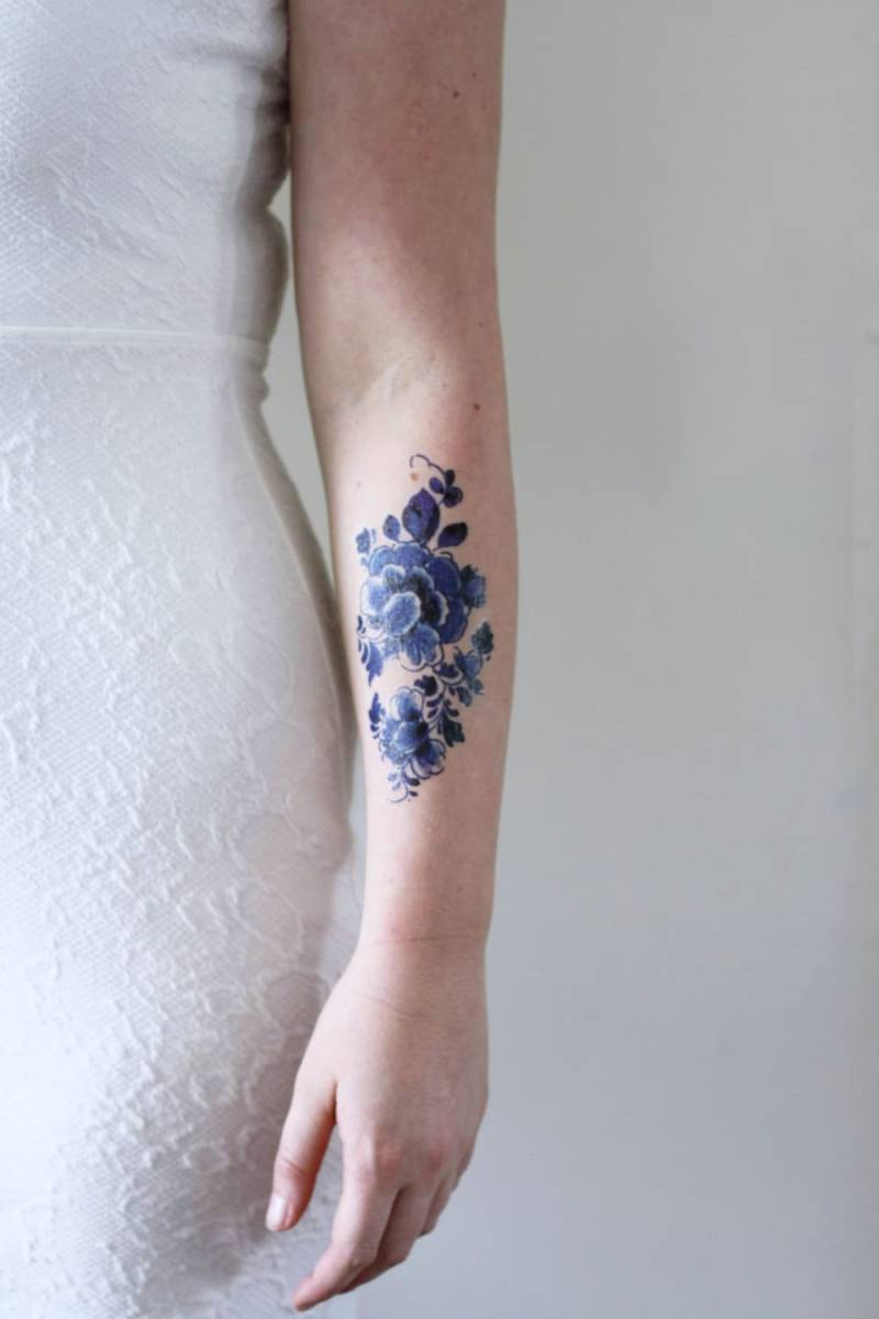 Blumen Temporäres Tattoo | Delft Blau Boho Geschenk Etwas Blaue Hochzeit Festival Accessoire von Tattoorary