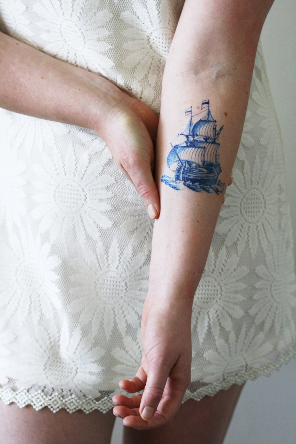 Delfter Blau Schiff Temporäres Tattoo | Delft Boot Matrose Etwas Blaue Hochzeit von Tattoorary