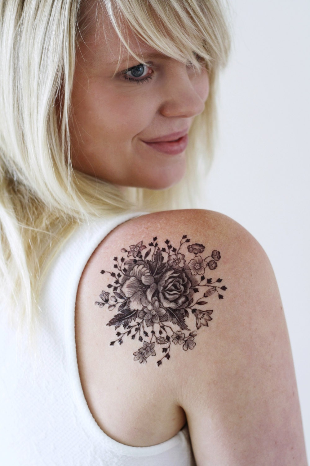 Großes Blumen Temporäres Tattoo | Rose Boho Geschenkidee Festival Accessoire Größe/Maße/Gewicht von Tattoorary