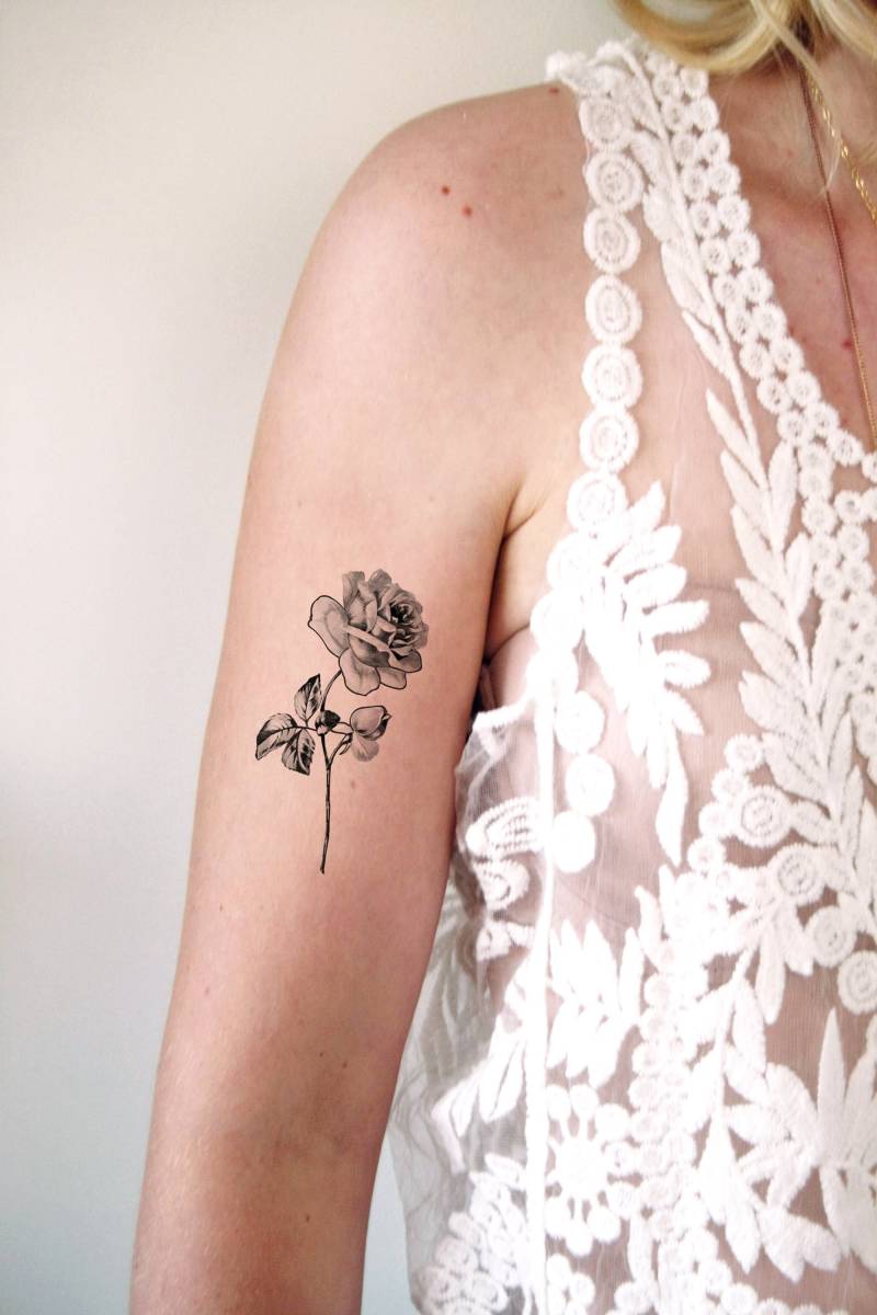 Rose Temporäres Tattoo | Schwarz-Weiße Blumen Vintage Geschenk von Tattoorary