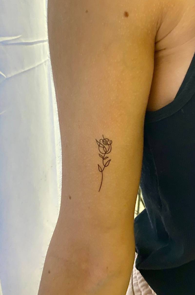 Kleine Rose Temporäres Tattoo | 2Er Set/Florales Blume Feine Linie Fake von TemporaryTattooInc