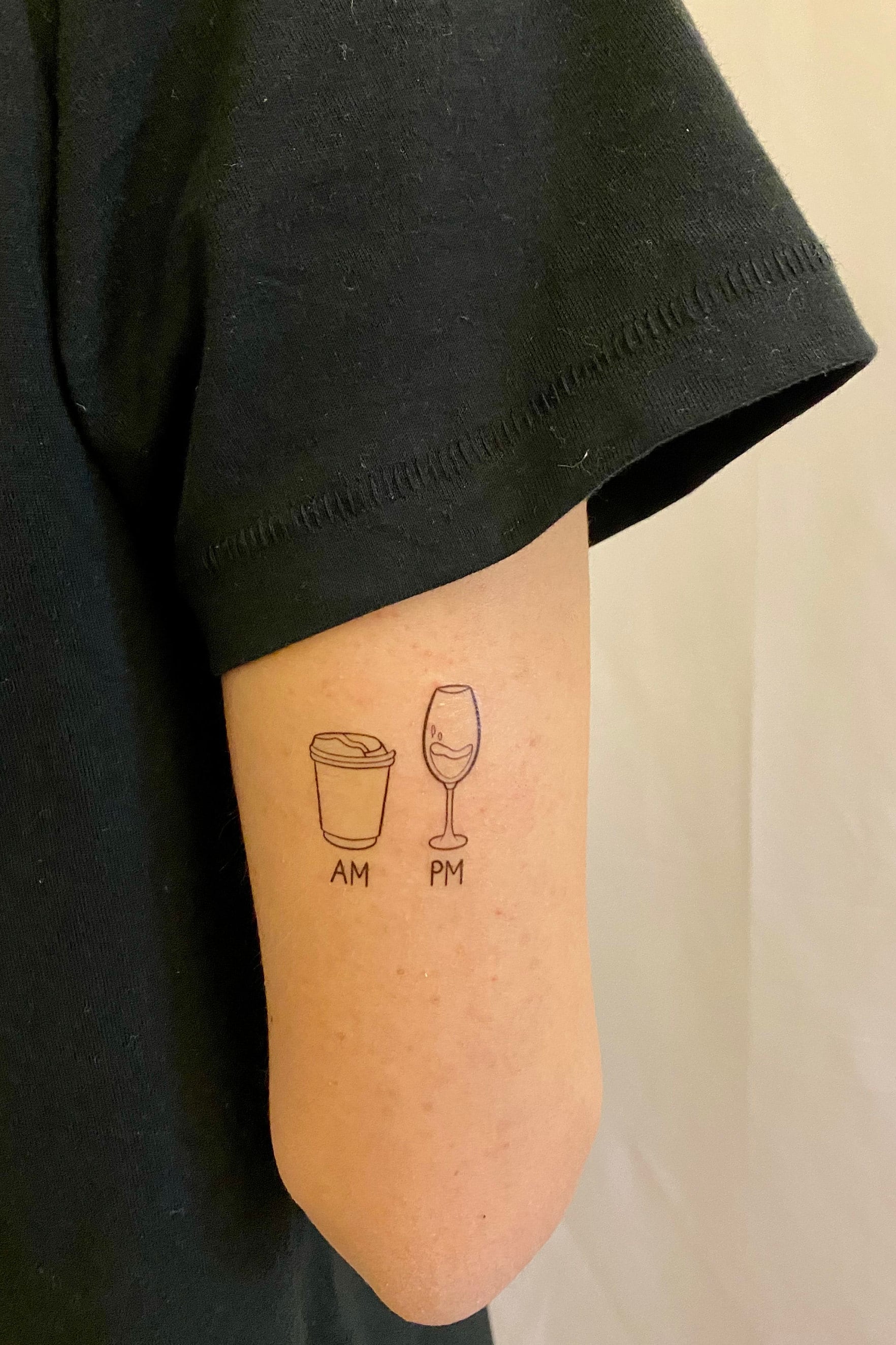 Weinglas Und Tasse Kaffee Temporäres Tattoo | 2Er Set von TemporaryTattooInc