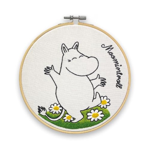 The Crafty Kit Company Moomin Stickerei-Bastelset – Mumintroll Dancing Stickerei-Bastelset für Anfänger mit Reifen, Nadel, Faden und Anleitung (evtl. nicht in deutscher Sprache) von The Crafty Kit