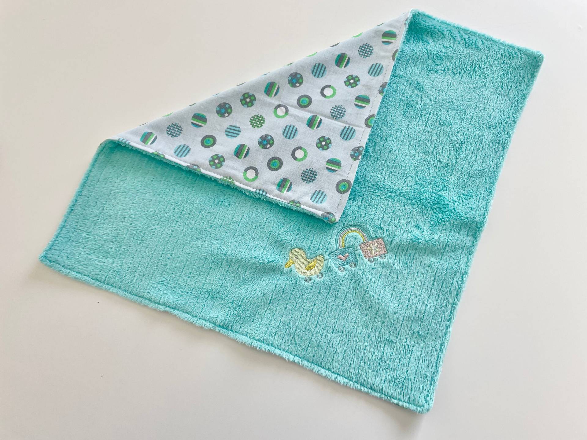 Blaues Minky Enten Baby Spucktuch | Spuckdecken Baby-Lovey Besticktes Lovey von TheCraftyCabinUS