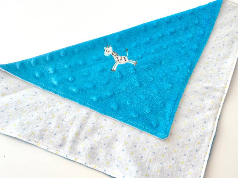 Blaues Minky Giraffen Baby Spucktuch | Spuckdecken Baby-Lovey Besticktes Lovey von TheCraftyCabinUS