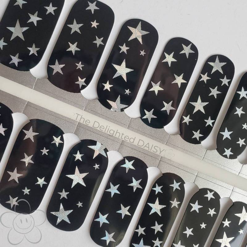 Zufällige Silberne Sterne Auf Schwarz Nail Wraps, Nagelstreifen, Nagelsticker, Nailart von TheDelightedDaisy