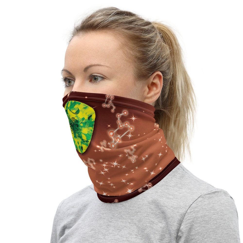 Leo Sternzeichen Hals Gaiter Maske All Over Print Edelstein Und Sternbild Design von TheEnigmaticVariety